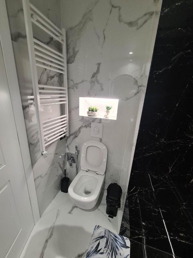 Grey Luxury Apartment Гирокастра Экстерьер фото