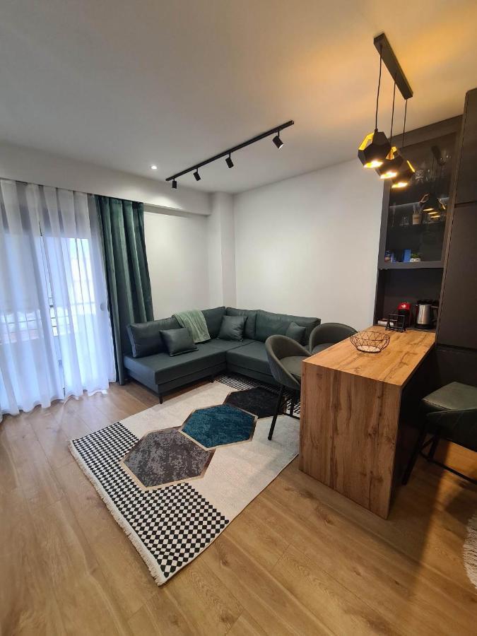 Grey Luxury Apartment Гирокастра Экстерьер фото